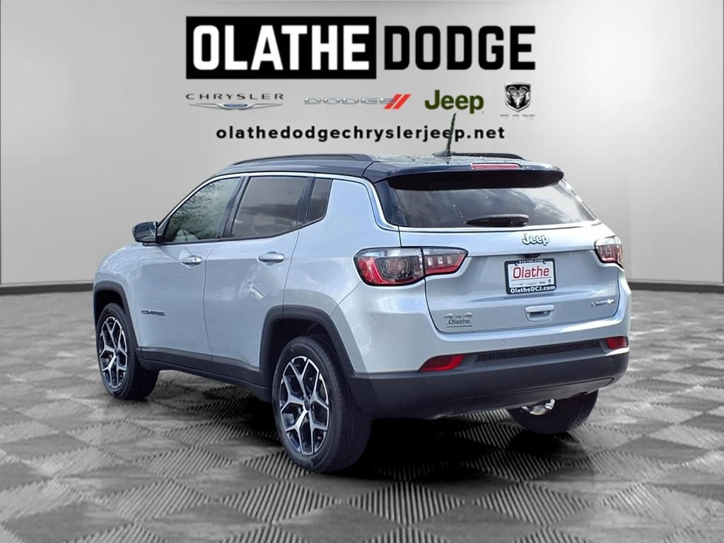 Used 2025 Jeep Compass Limited image 3