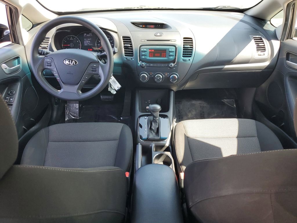 Used 2017 Kia Forte LX image 9