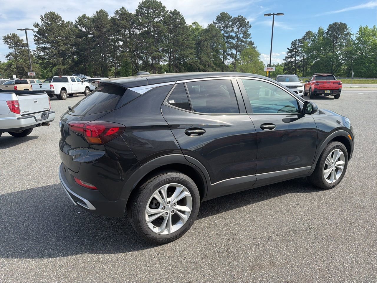 Used 2023 Buick Encore GX Preferred w/ Cold Weather Comfort Package image 8