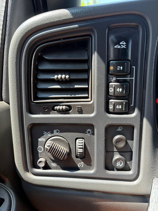 Used 2006 Chevrolet Silverado 2500 LT w/ Heavy-Duty Power Package AWD/4WD image 30