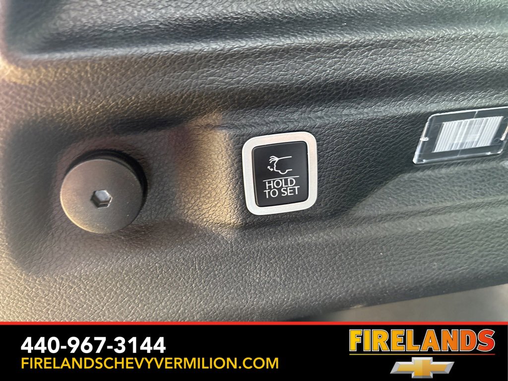 Used 2024 Jeep Grand Cherokee L Limited w/ Black Appearance Package image 55