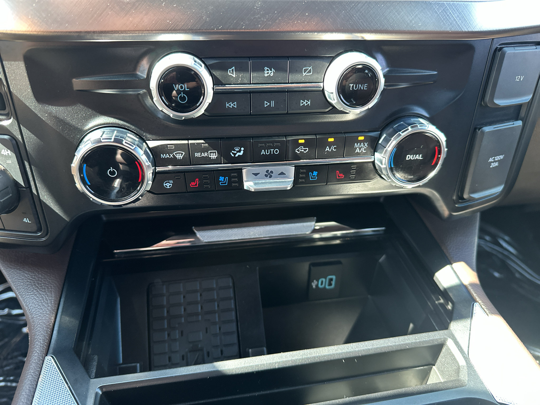 Used 2024 Ford F450 King Ranch w/ FX4 Off-Road Package AWD/4WD image 27