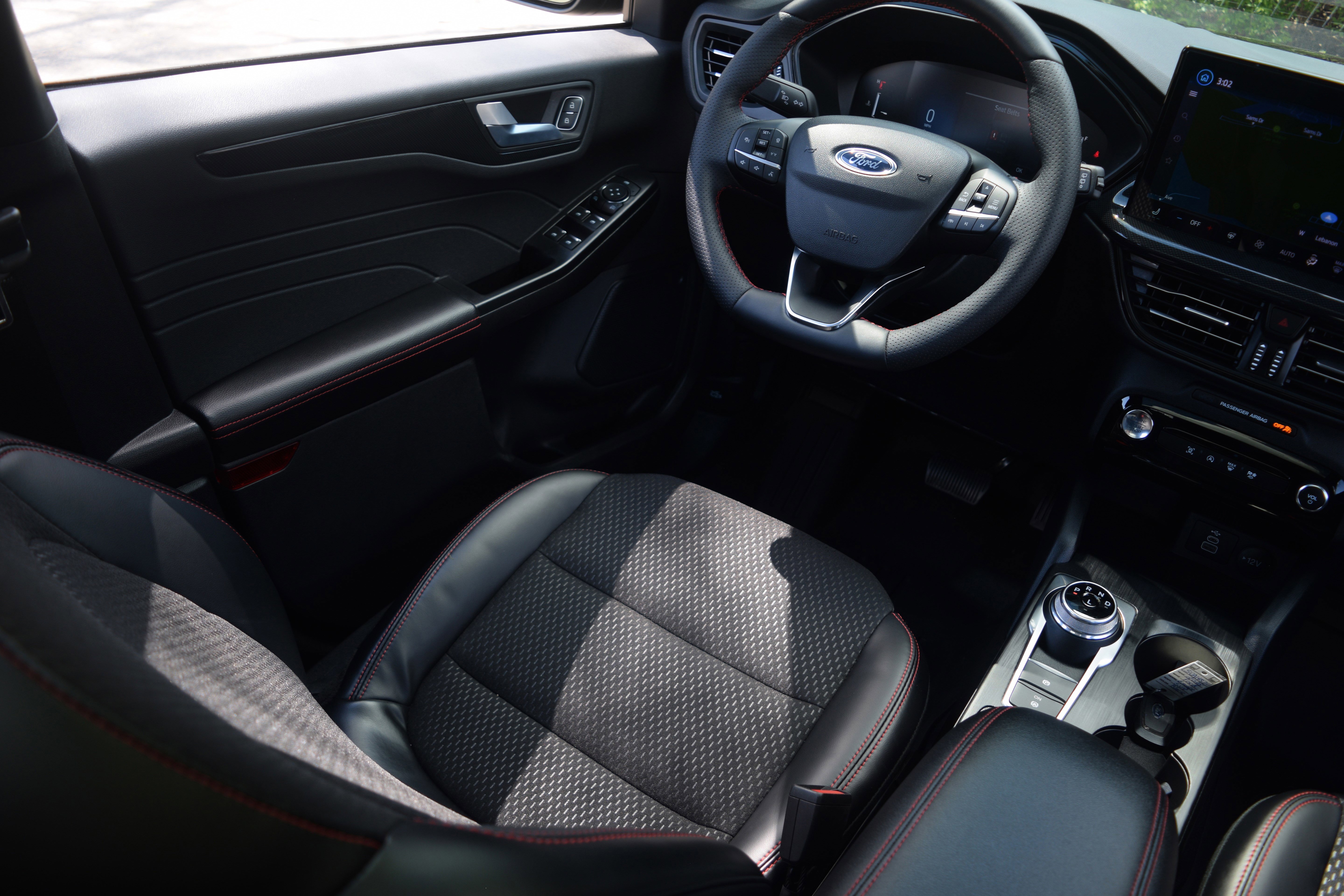 Used 2025 Ford Escape ST-Line w/ Tech Pack #1 image 2