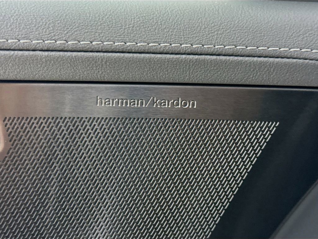 New 2026 Volvo XC90 B6 Plus w/ Protection Package image 18