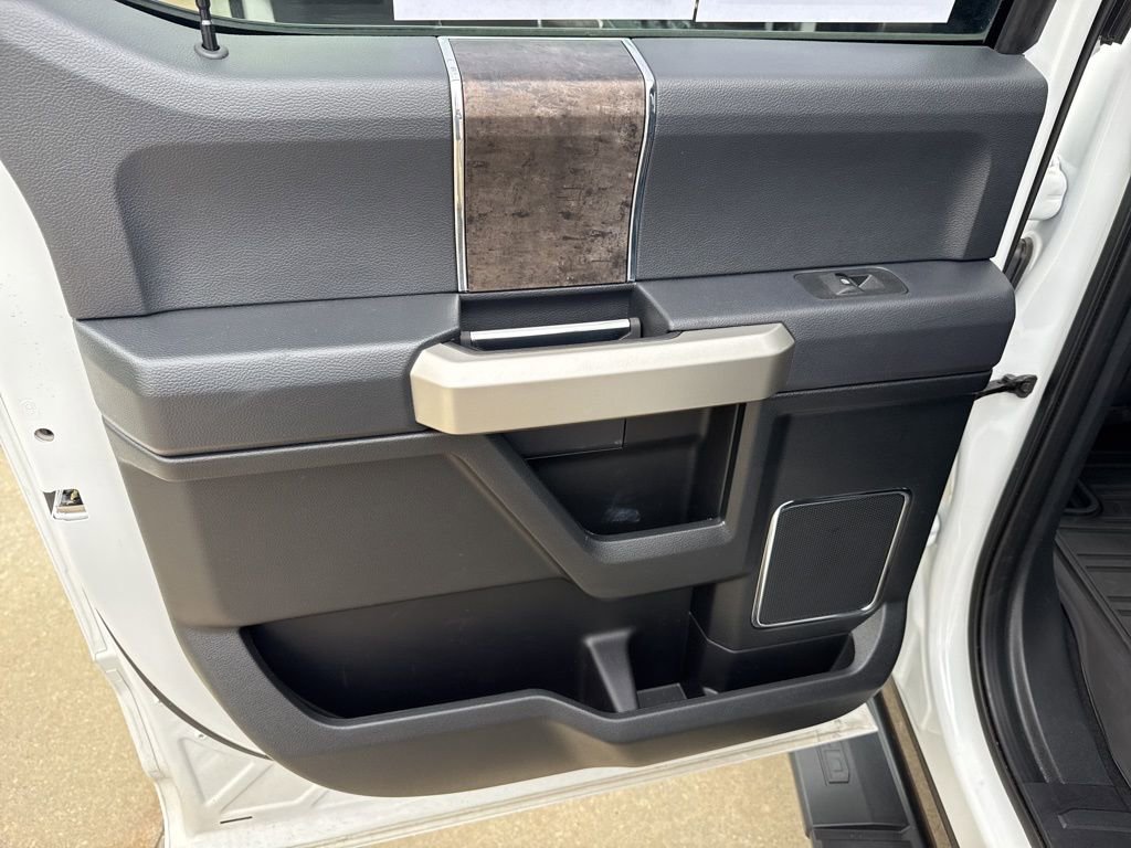 Used 2022 Ford F350 Lariat w/ Lariat Value Package AWD/4WD image 9