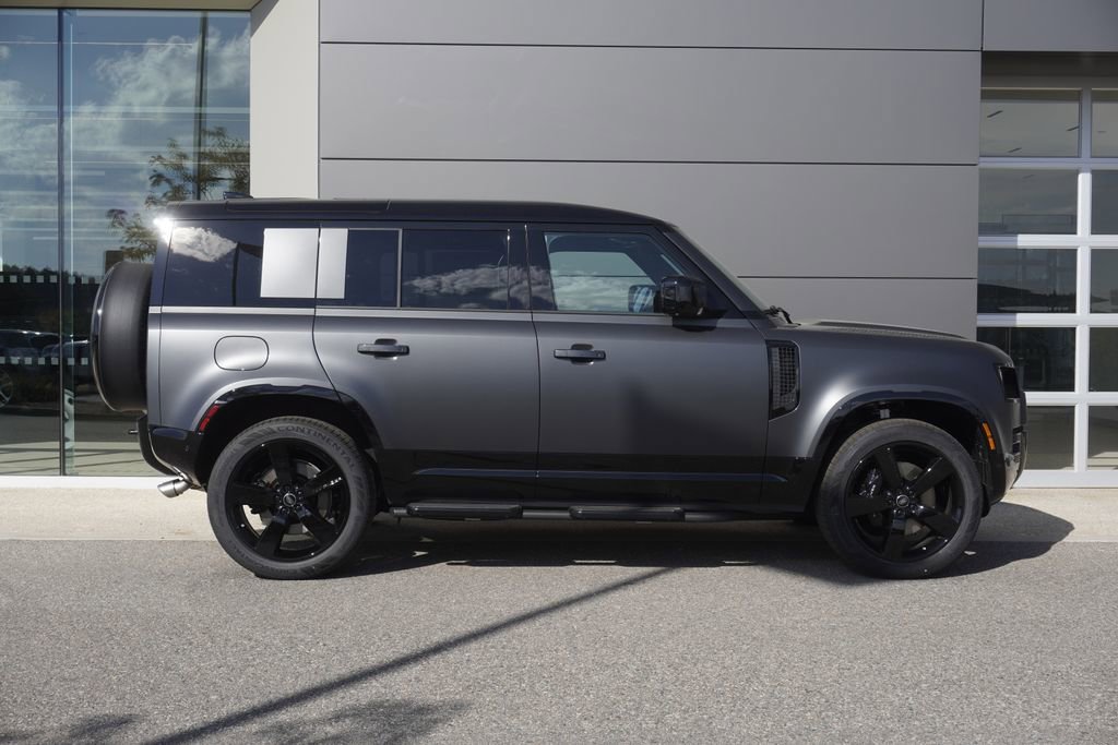 New 2025 Land Rover Defender 110 V8 image 7