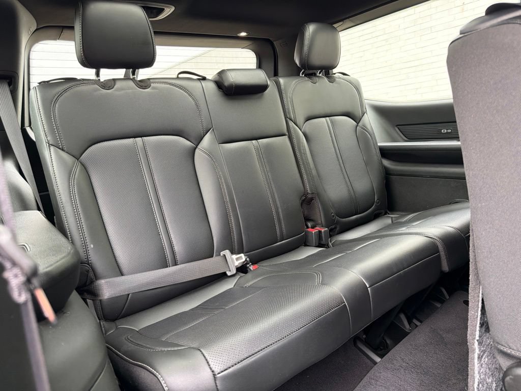Used 2023 Jeep Wagoneer 4WD Series II w/ Premium Group I image 12