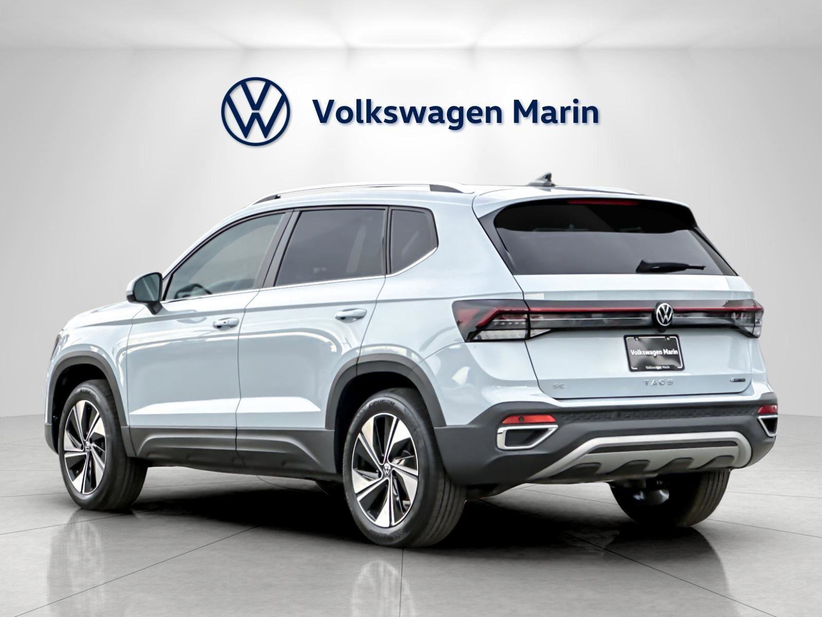 New 2026 Volkswagen Taos SE image 3