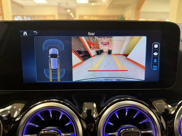 Used 2024 Mercedes-Benz GLA 250 4MATIC w/ Exclusive Package image 17