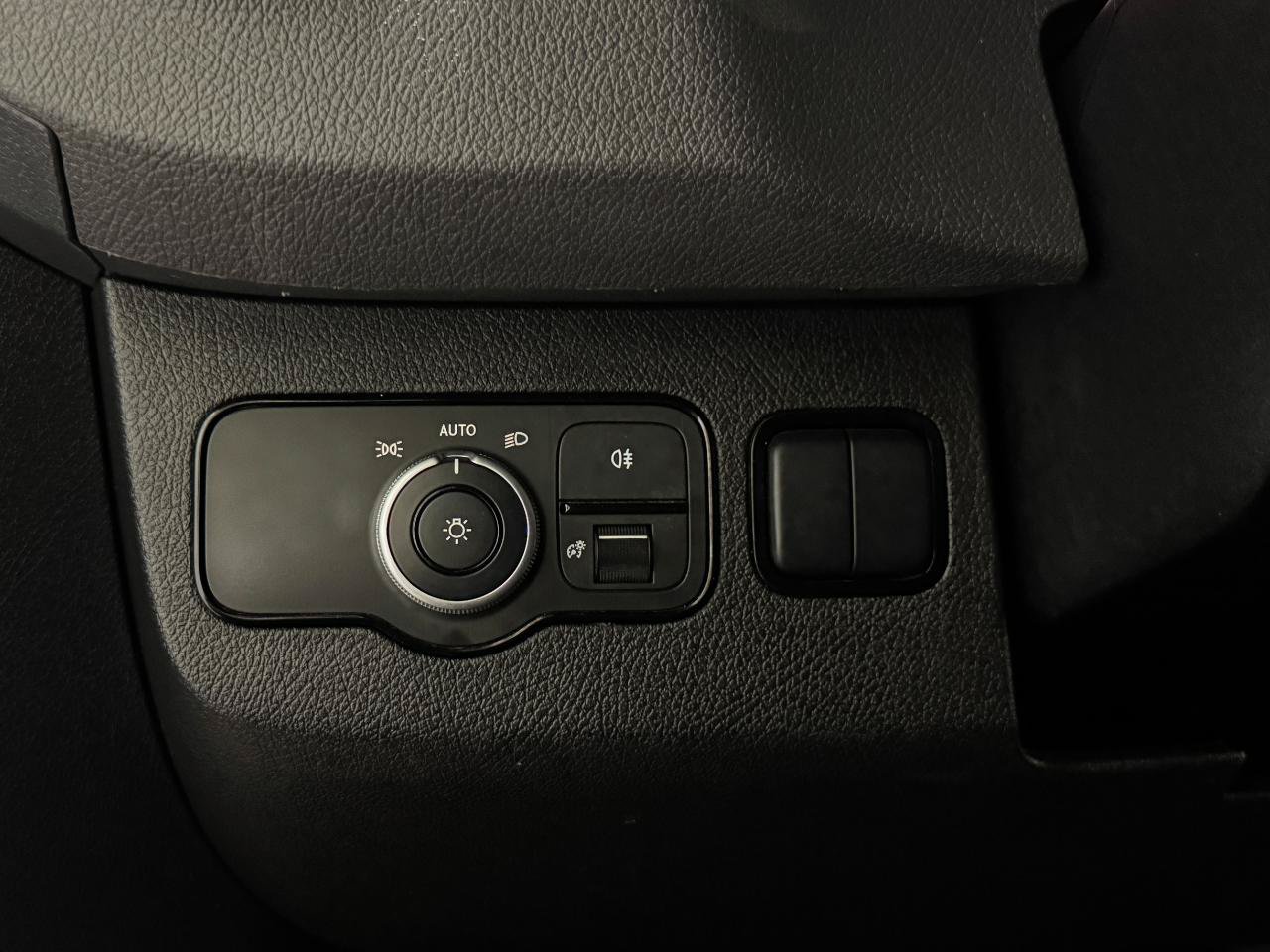 Used 2025 Mercedes-Benz Sprinter 2500 image 20