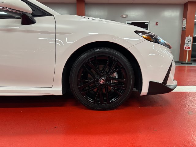 Used 2025 Toyota Camry SE FWD image 31