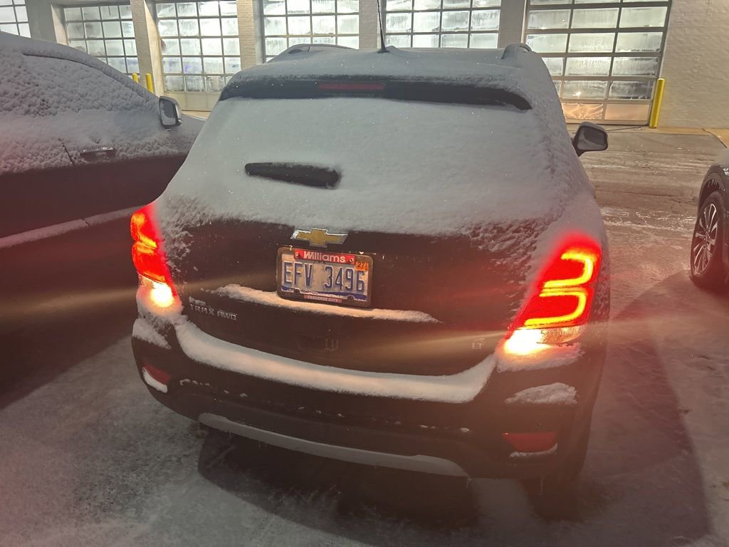 Used 2020 Chevrolet Trax LT w/ LT Convenience Package image 4