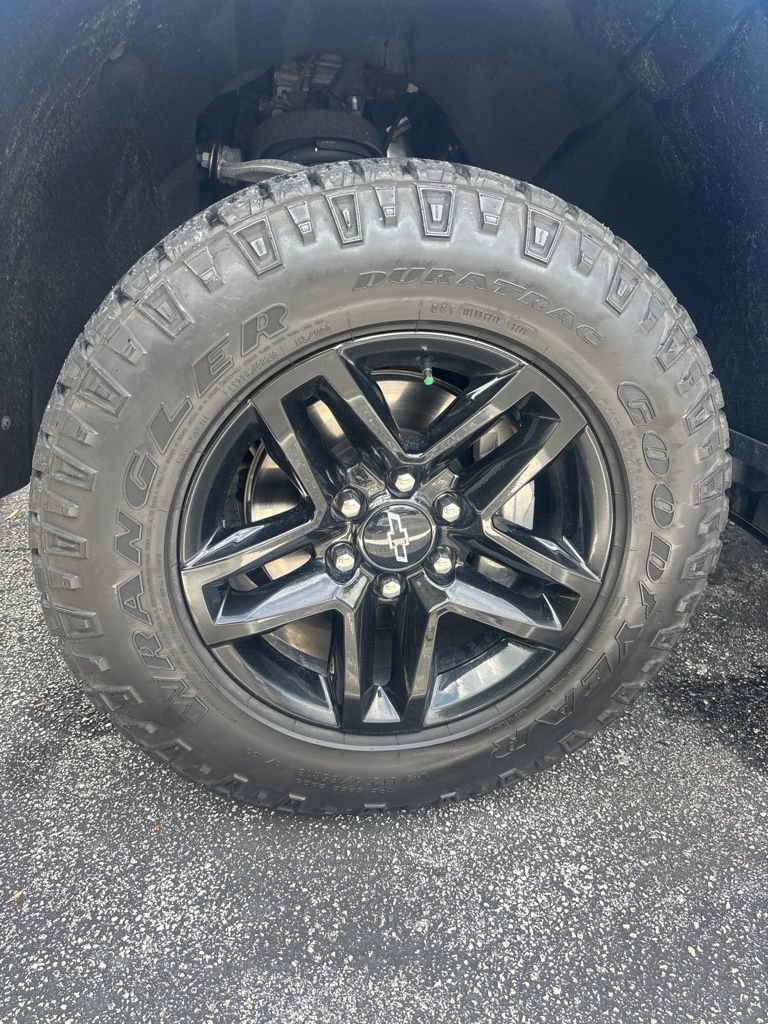 Used 2022 Chevrolet Silverado 1500 Custom Trail Boss AWD/4WD image 6