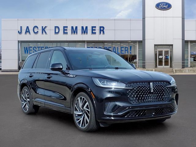 Used 2025 Lincoln Aviator Black Label w/ Jet Appearance Package AWD/4WD image 1