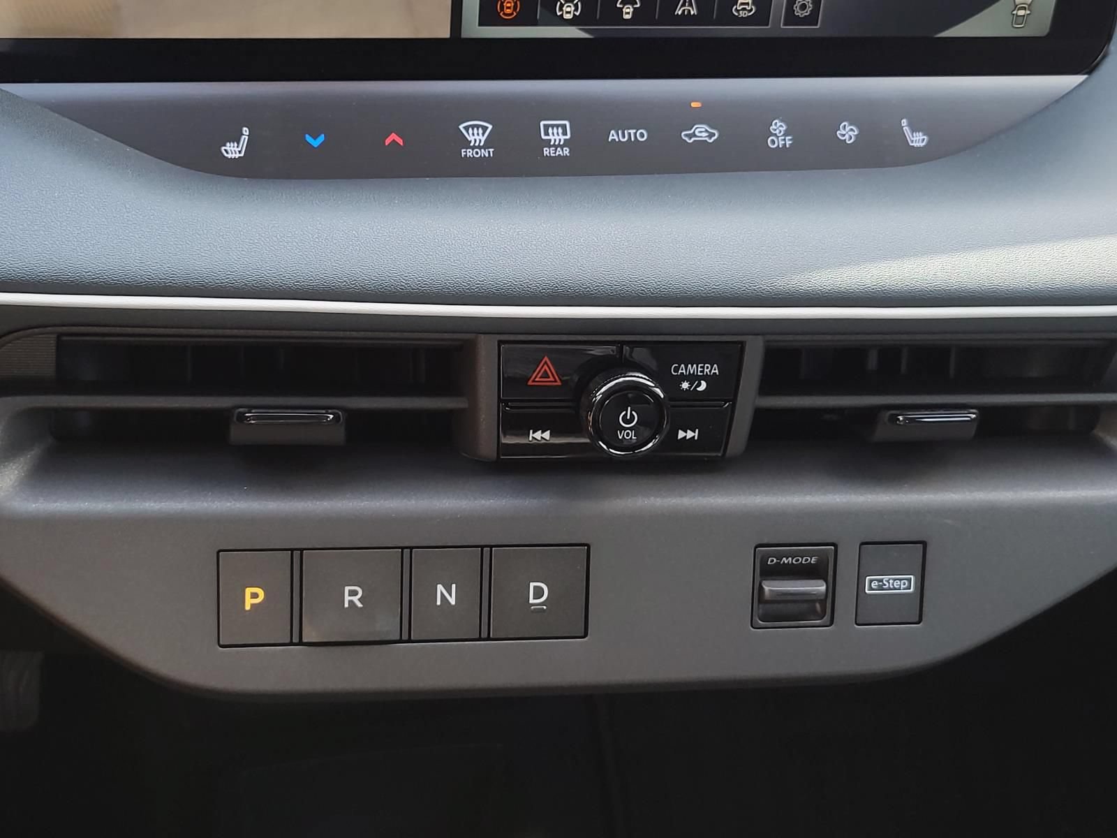 New 2026 Nissan Leaf SV+ w/ Floor Mat Package (SV+) FWD image 22