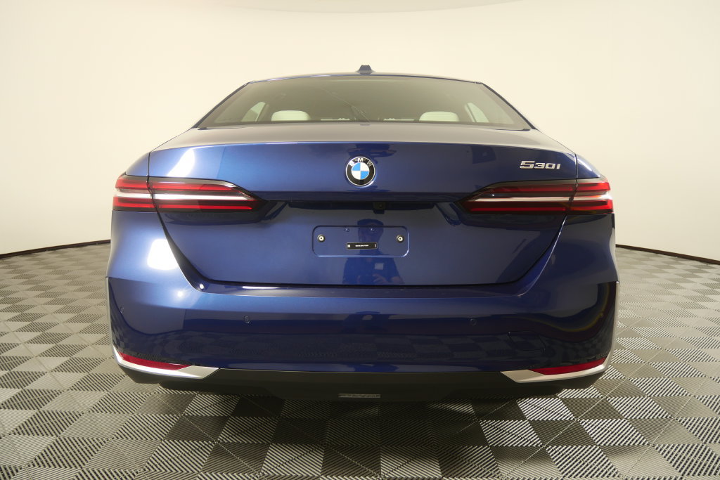 New 2027 BMW 530i w/ Premium Package RWD image 5