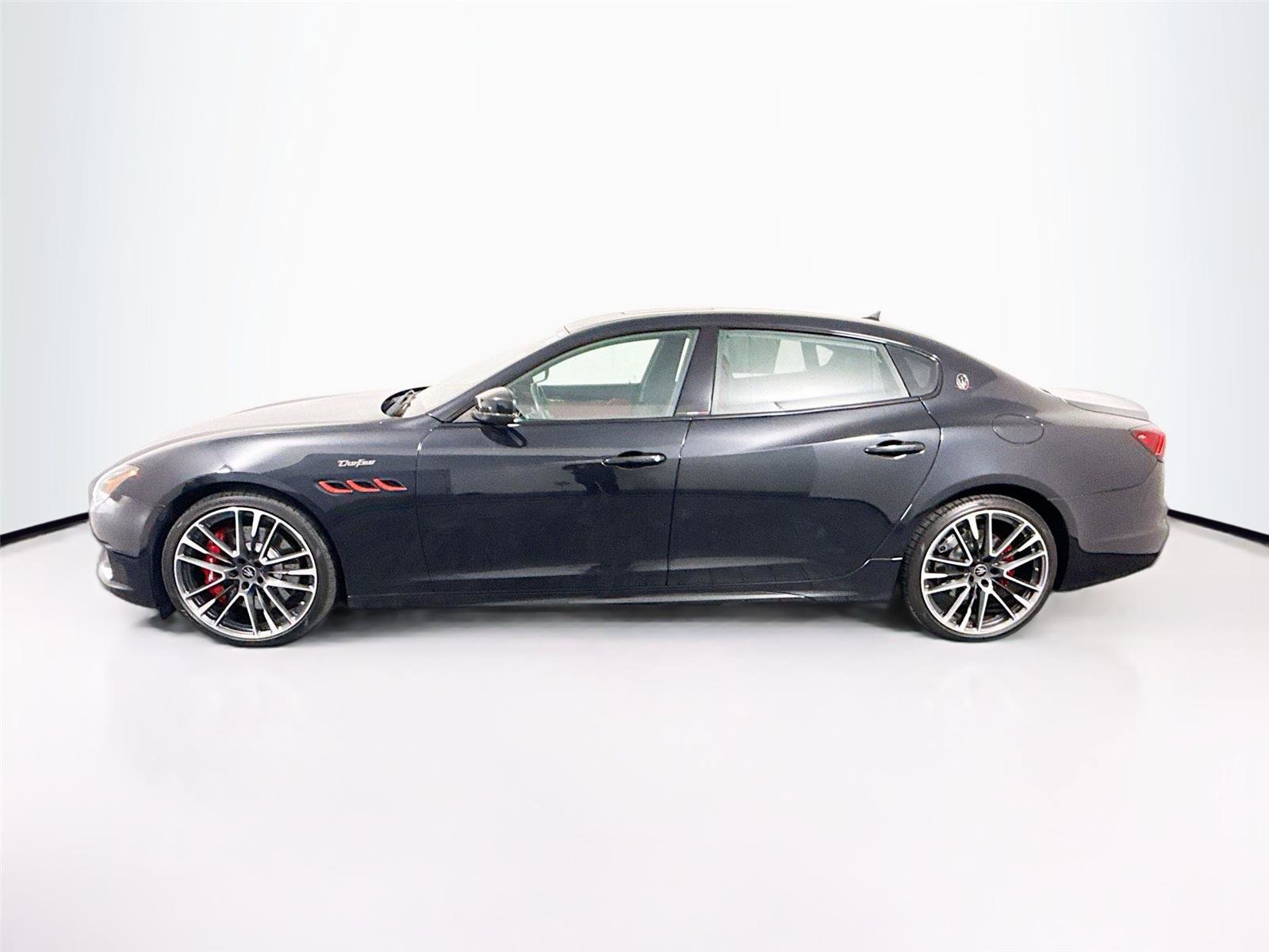 Used 2021 Maserati Quattroporte Trofeo image 27