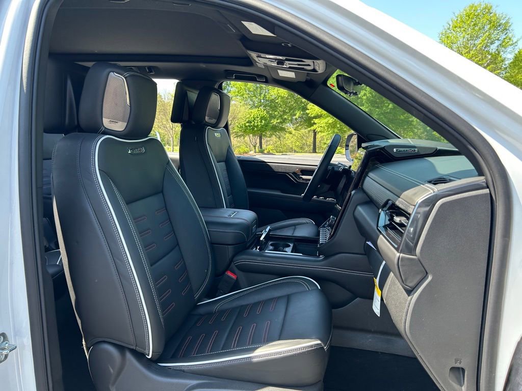 Used 2025 GMC Yukon XL AT4 Ultimate w/ LPO, AT4 Appearance Package AWD/4WD image 55