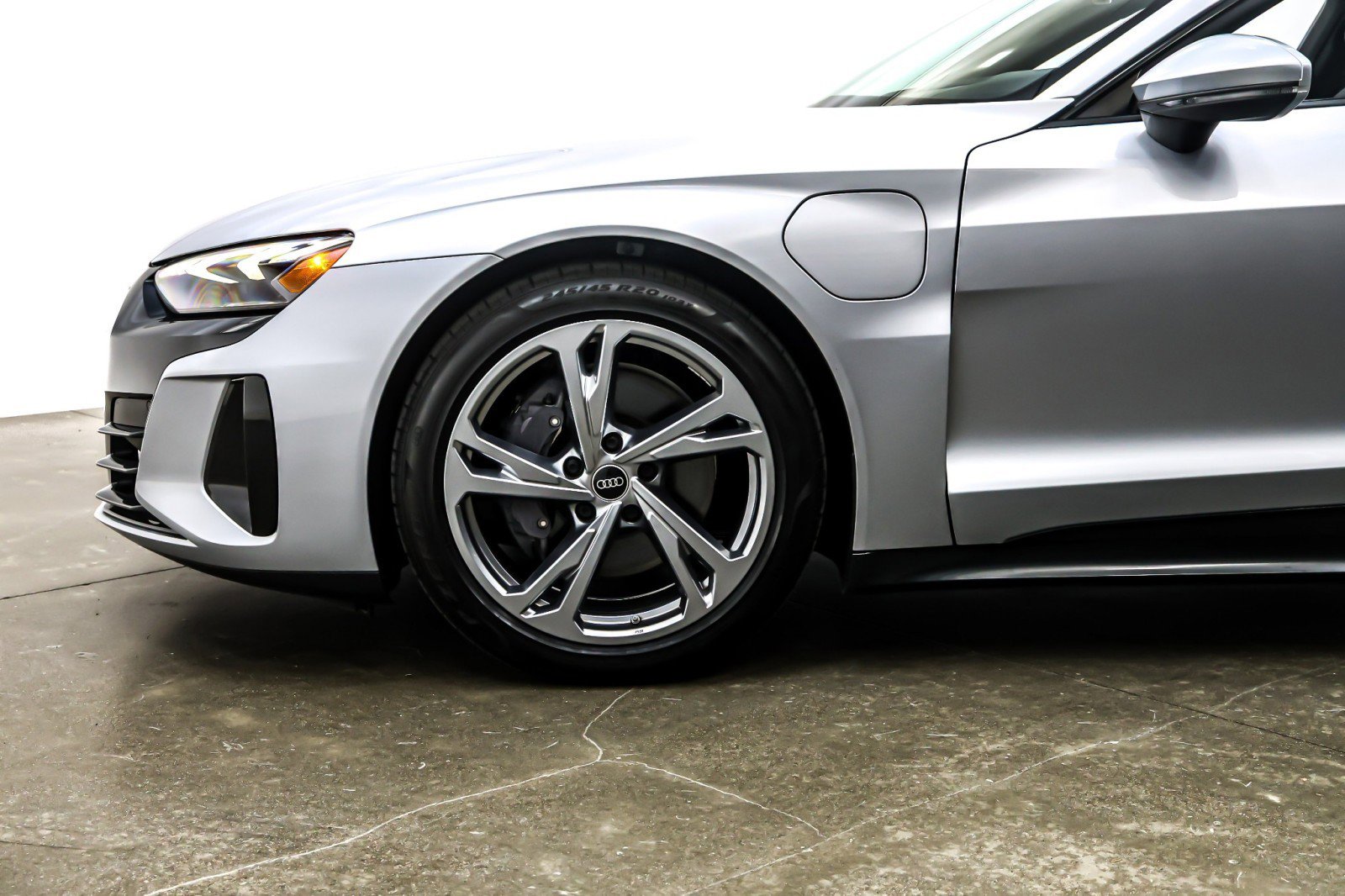 Used 2022 Audi e-tron GT Premium Plus image 11