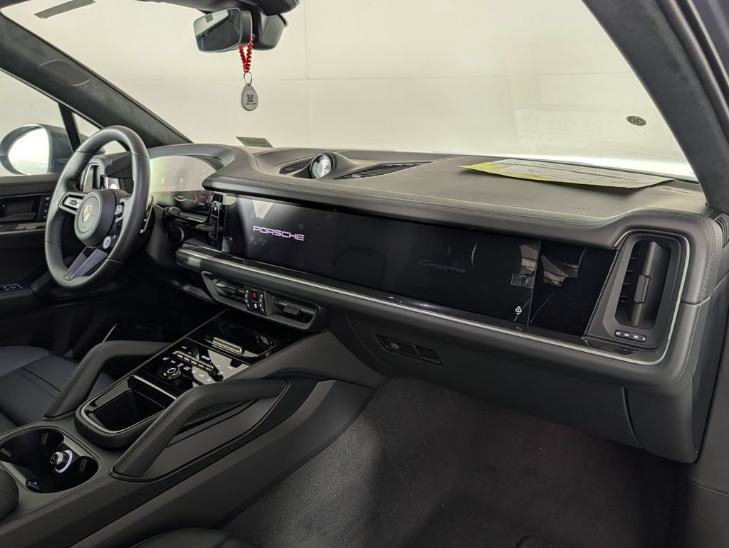 New 2026 Porsche Cayenne Turbo AWD/4WD image 19