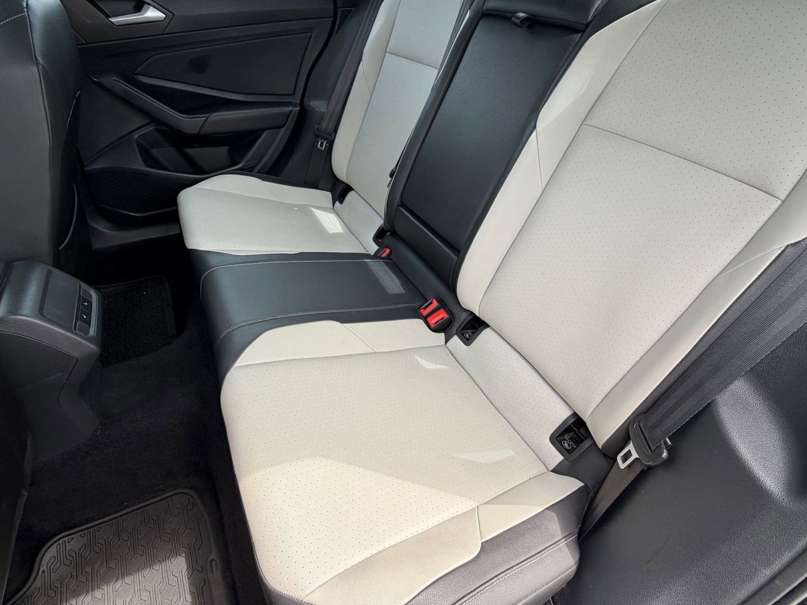 Used 2021 Volkswagen Jetta R-Line w/ R-Line Cold Weather Package image 19