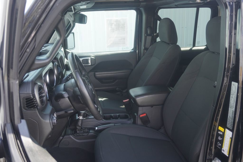 Used 2022 Jeep Gladiator Willys AWD/4WD image 9