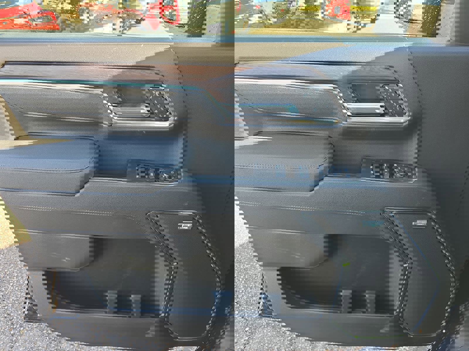 New 2026 GMC Sierra 3500 SLT w/ SLT Convenience Package image 29