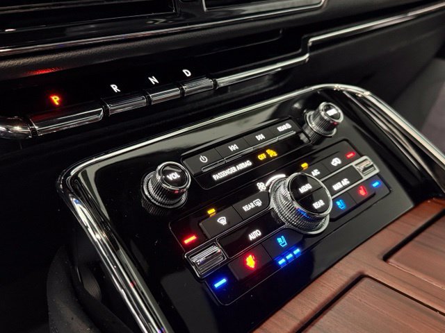 Used 2023 Lincoln Navigator L Reserve AWD/4WD image 27