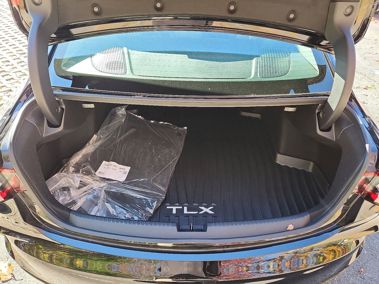 Certified 2025 Acura TLX w/ Technology Package image 29