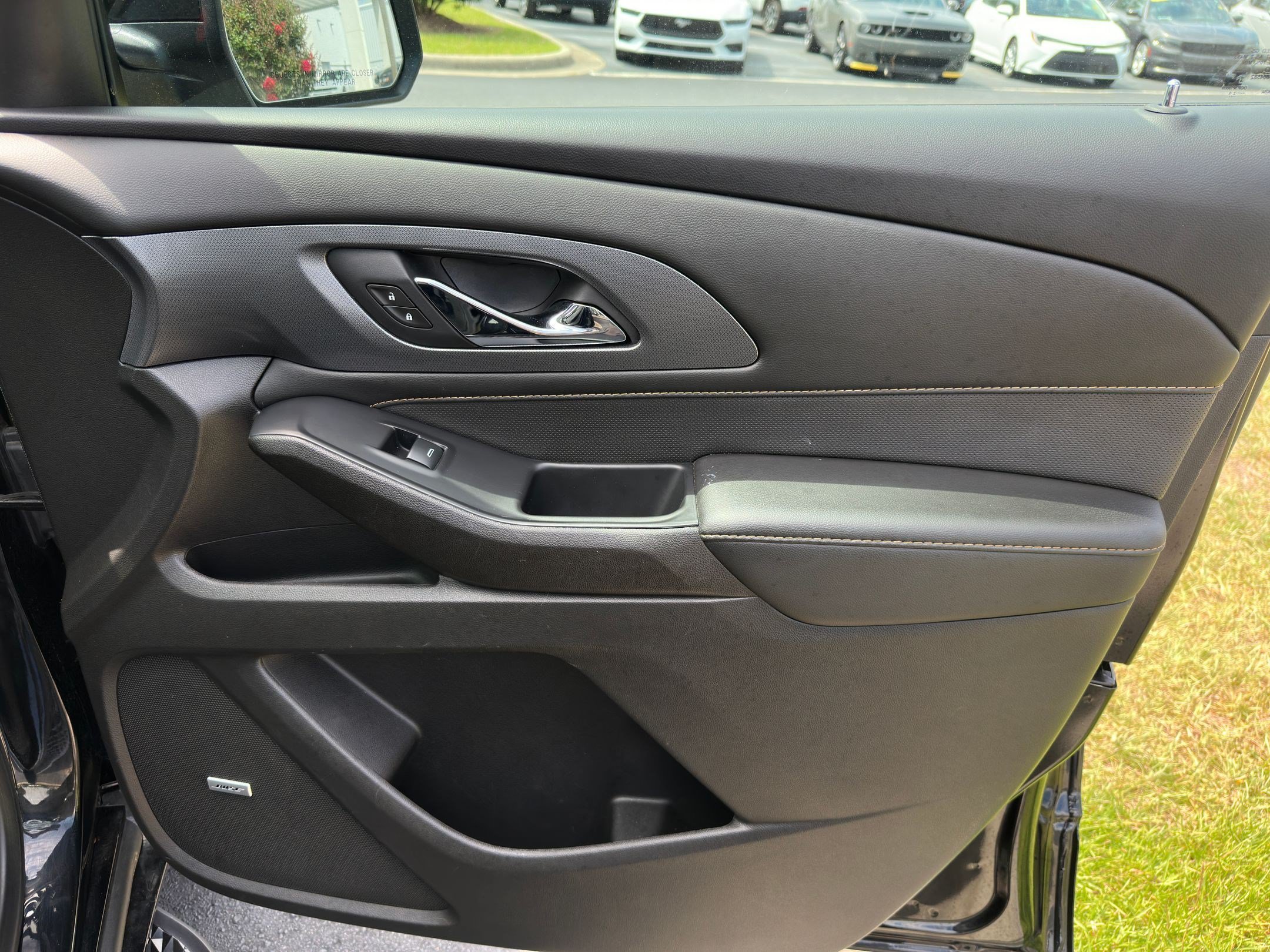 Used 2021 Chevrolet Traverse Premier w/ Redline Edition FWD image 26