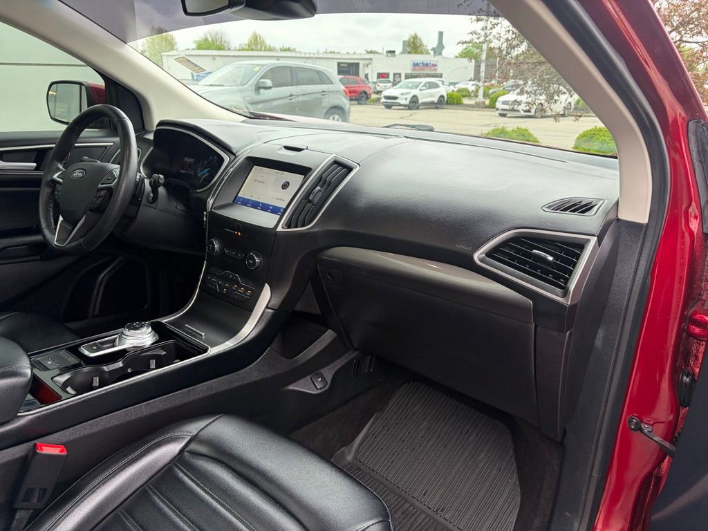 Used 2019 Ford Edge SEL w/ Equipment Group 201A AWD/4WD image 25