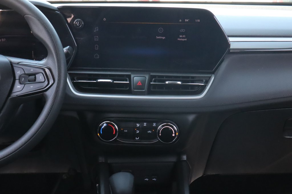 Used 2025 Chevrolet TrailBlazer LS w/ LS Convenience Package FWD image 28