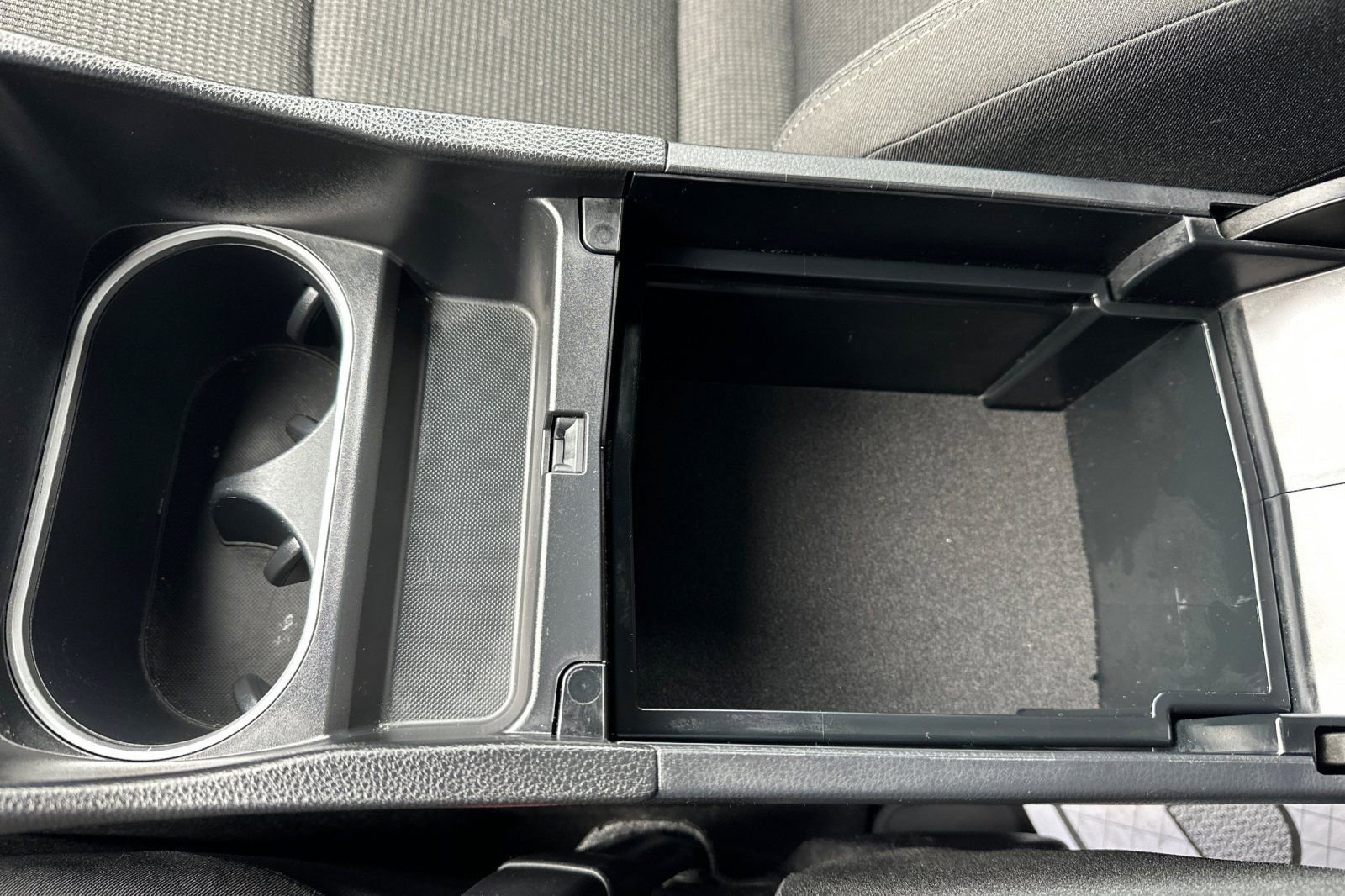 Used 2025 Subaru Solterra Premium w/ Premium Convenience Package image 34