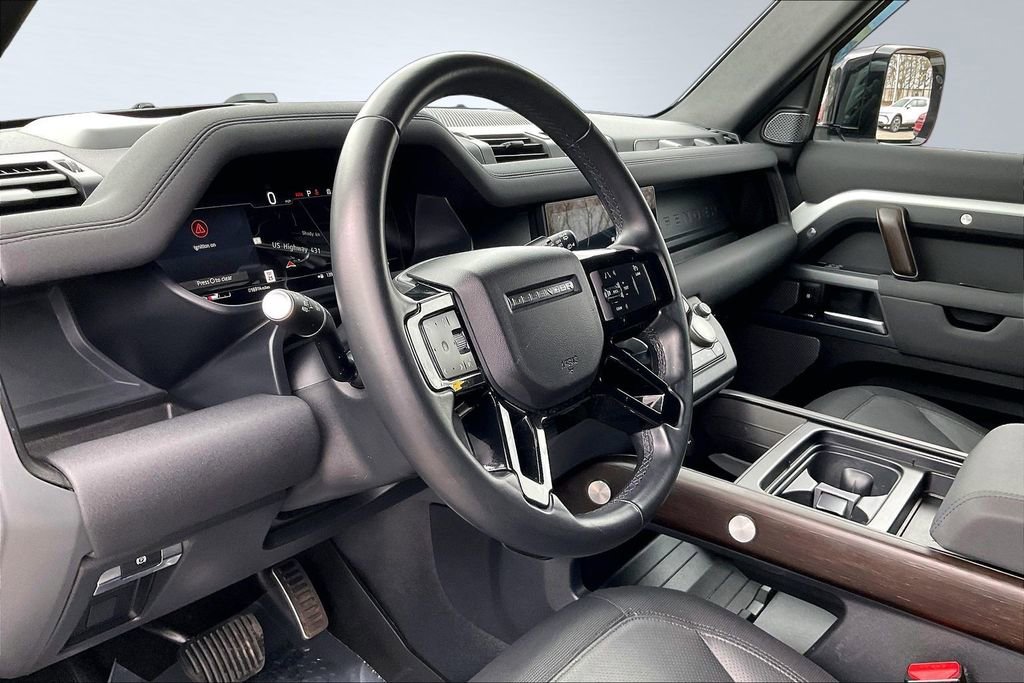 Used 2023 Land Rover Defender 110 X-Dynamic SE image 13