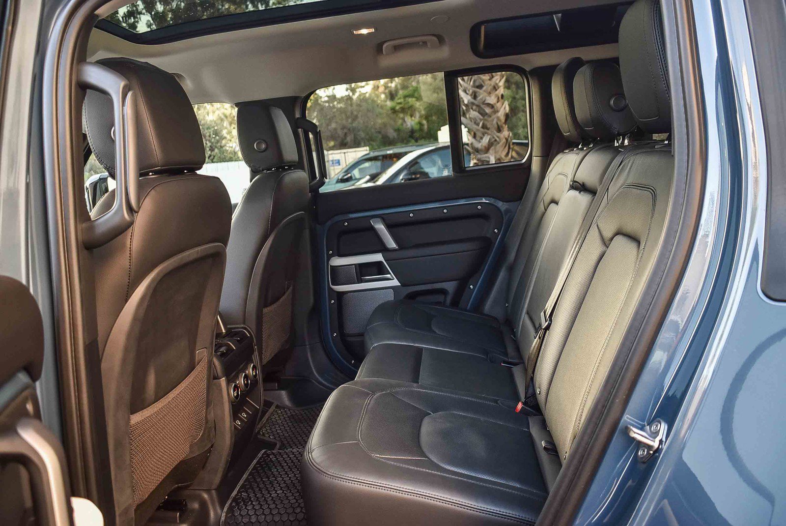 Used 2024 Land Rover Defender 110 S image 20