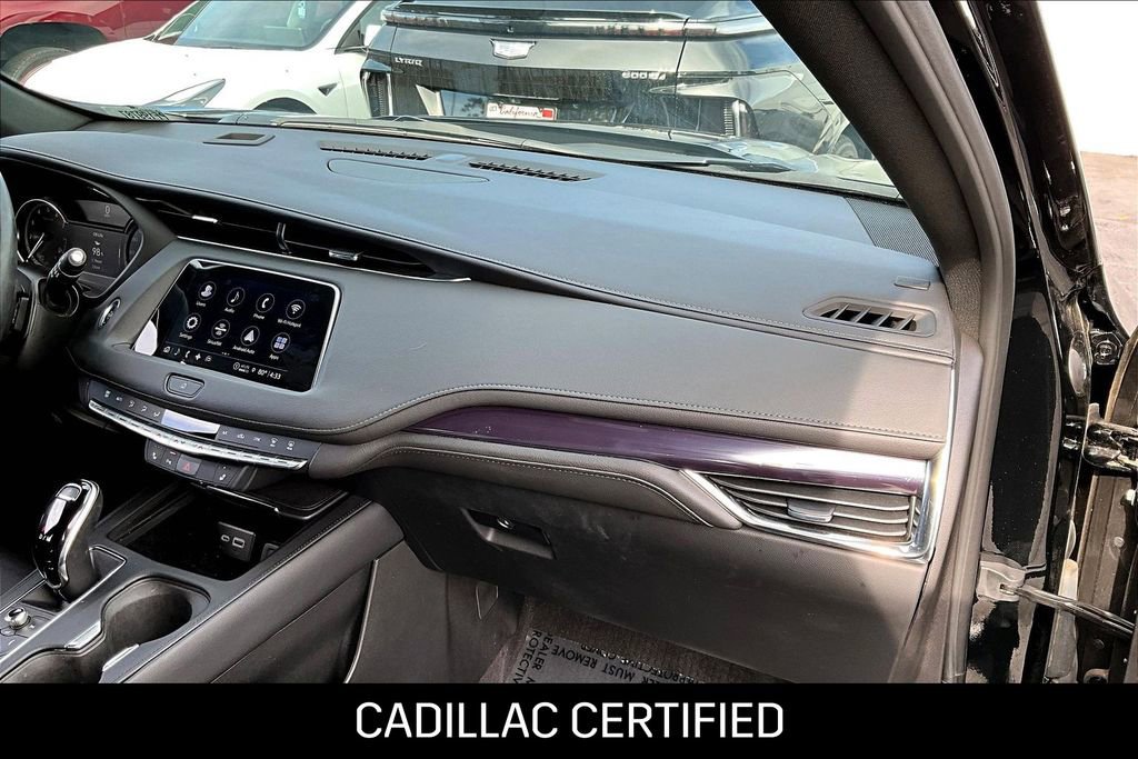 Certified 2023 Cadillac XT4 Luxury w/ Cold Weather Package image 17