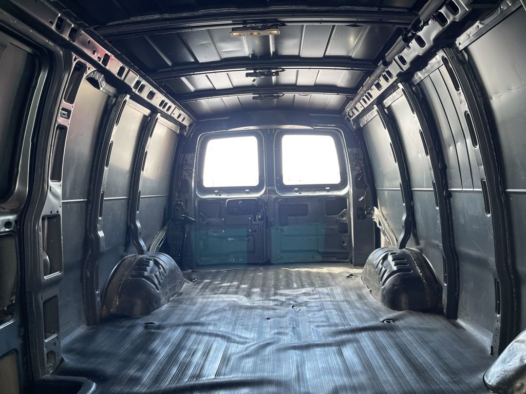 Used 2016 Chevrolet Express 3500 Extended image 16
