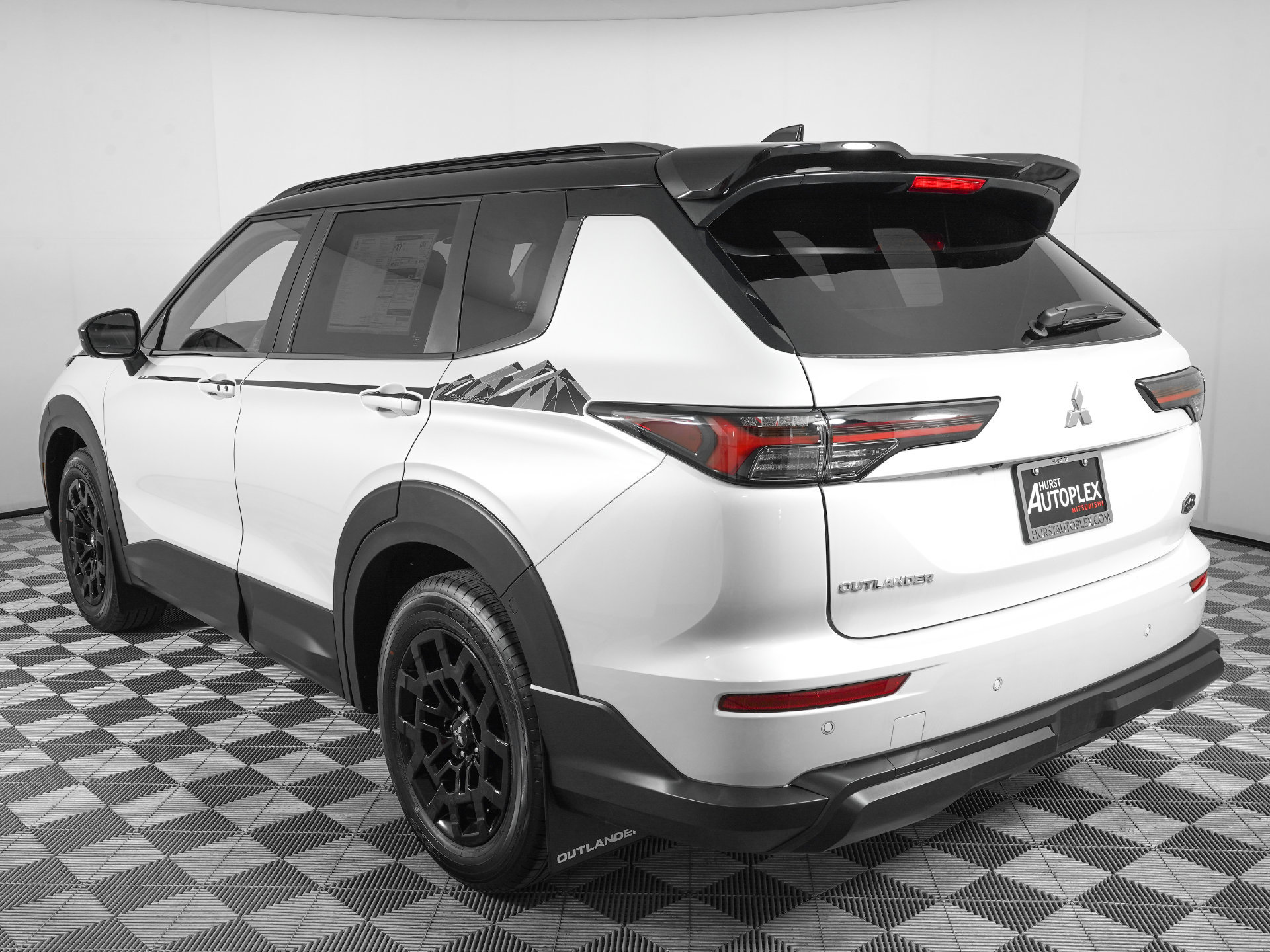 New 2026 Mitsubishi Outlander AWD image 8