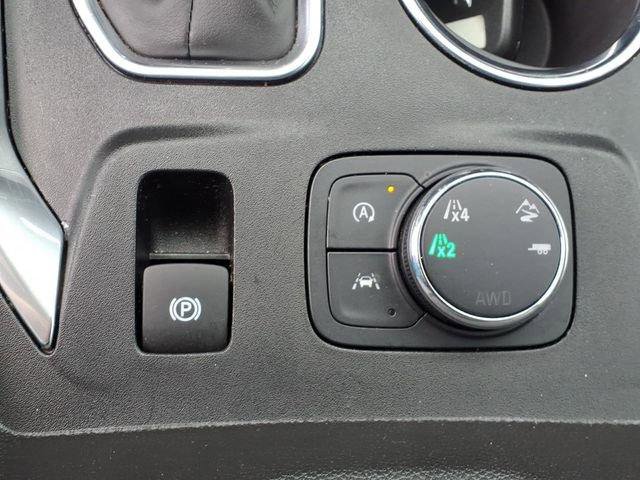 Used 2023 Chevrolet Traverse LT image 12