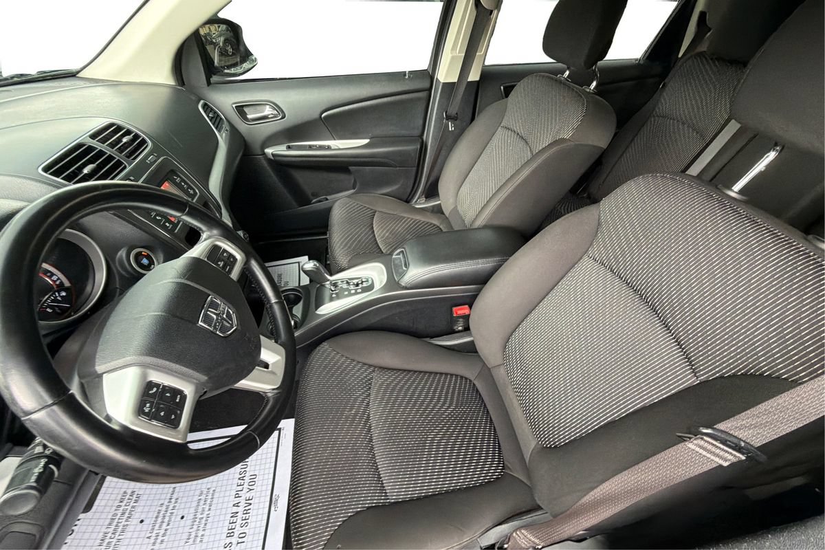 Used 2020 Dodge Journey SE w/ SE Popular Equipment Group FWD image 9