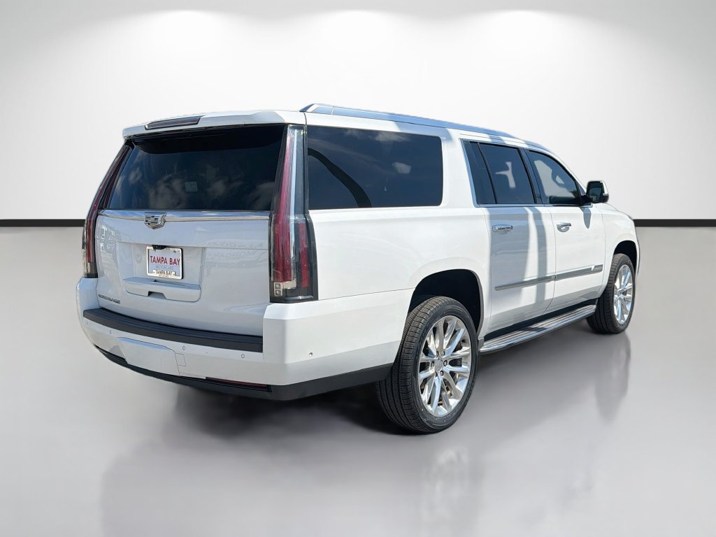 Used 2018 Cadillac Escalade ESV Luxury RWD image 3