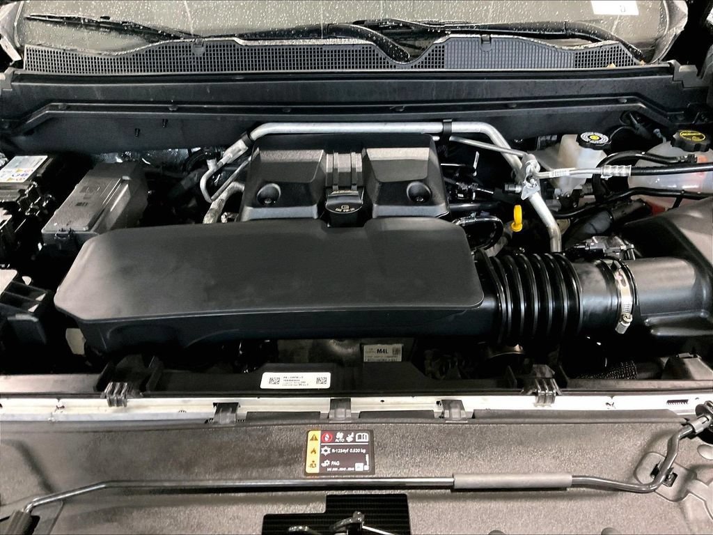Used 2025 Chevrolet Colorado ZR2 w/ Technology Package AWD/4WD image 30