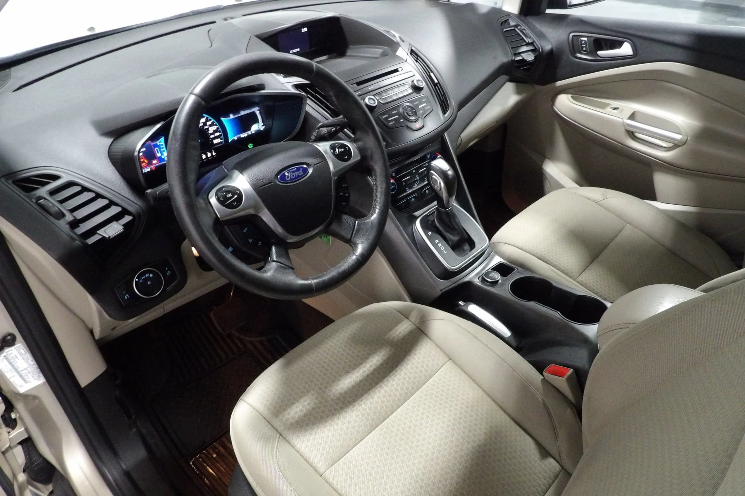 Used 2017 Ford C-MAX Energi SE FWD image 9
