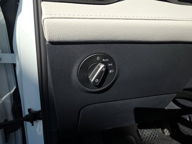 Used 2025 Volkswagen Taos S image 15