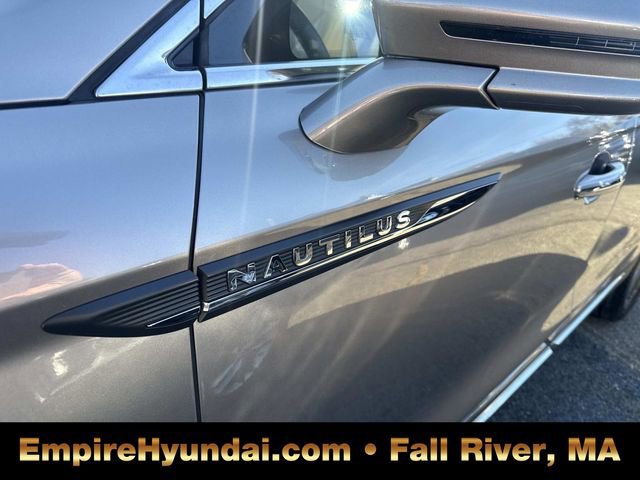 Used 2020 Lincoln Nautilus Reserve image 13