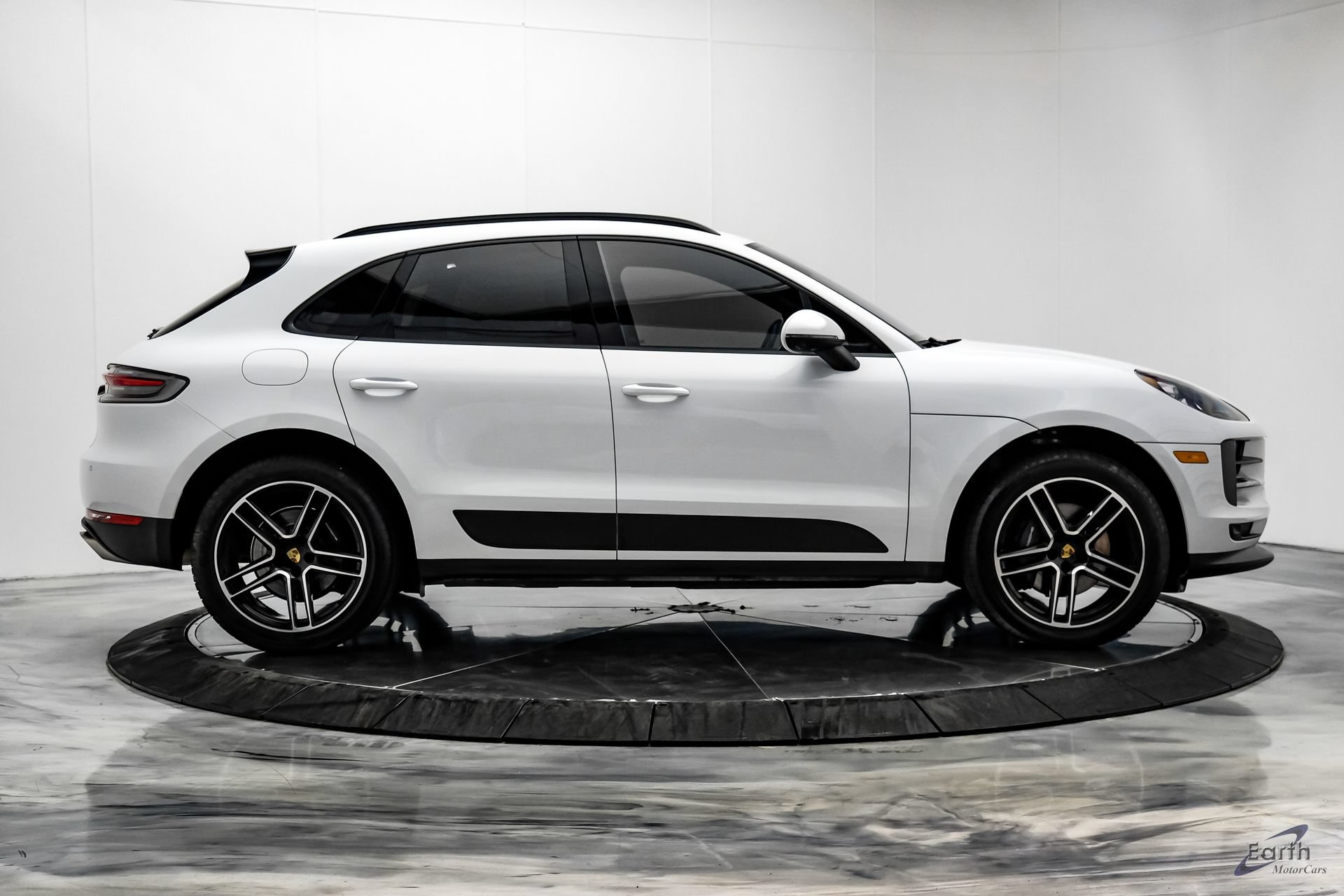 Used 2021 Porsche Macan AWD/4WD image 19