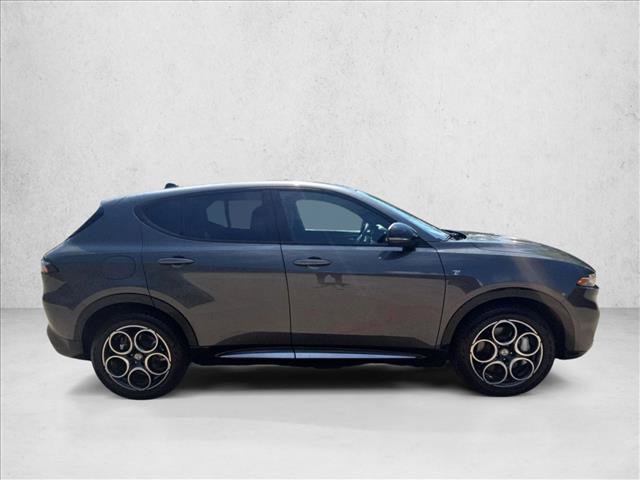 Used 2024 Alfa Romeo Tonale Ti w/ Premium Interior Package AWD/4WD image 4