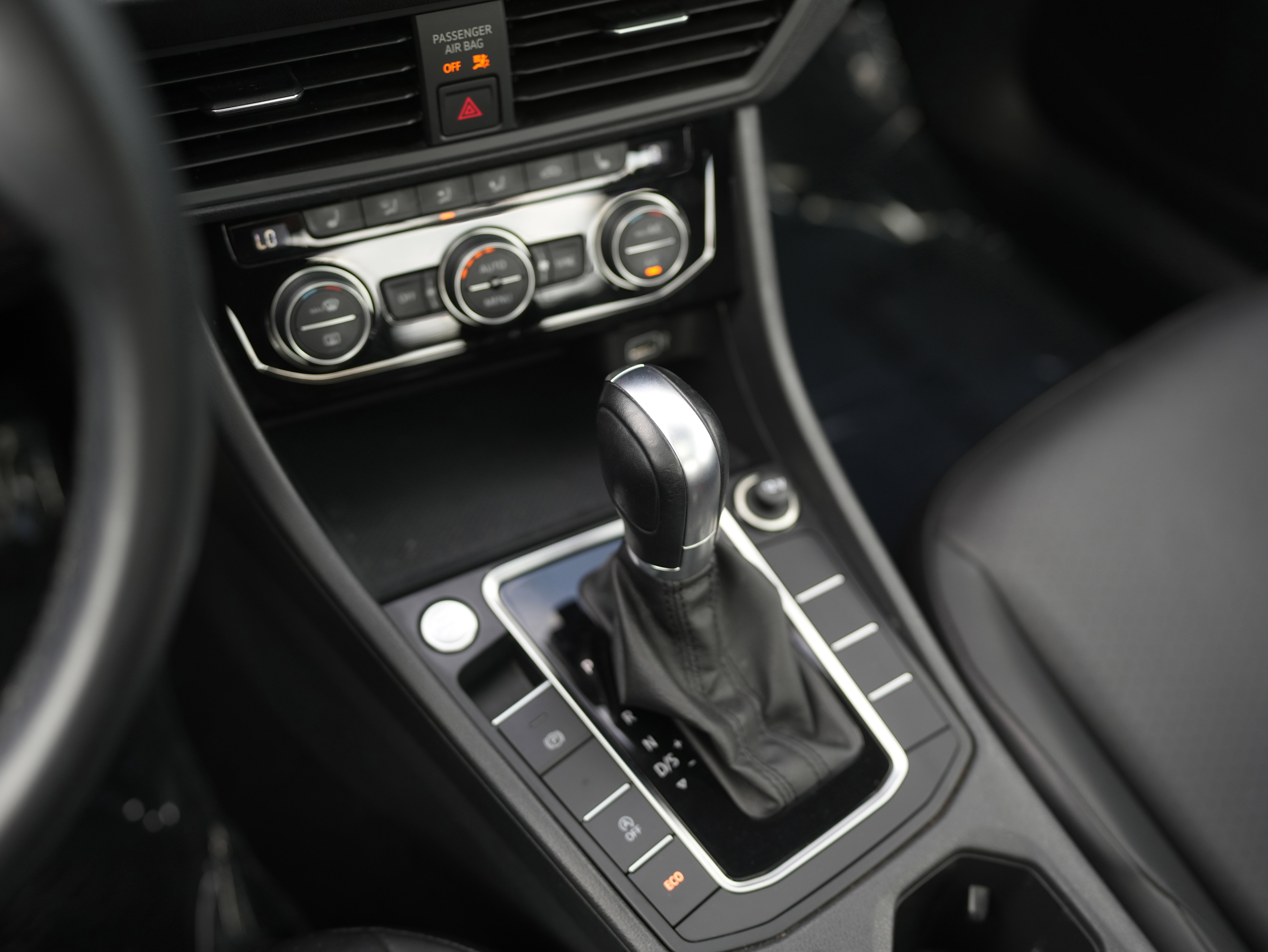 Used 2019 Volkswagen Jetta SE image 15