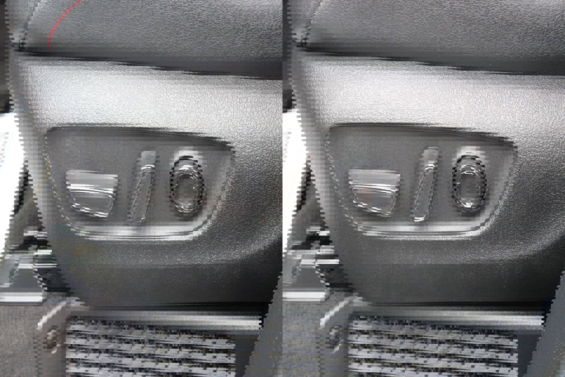 Used 2025 Toyota Sienna XSE w/ XSE Premium Package image 13