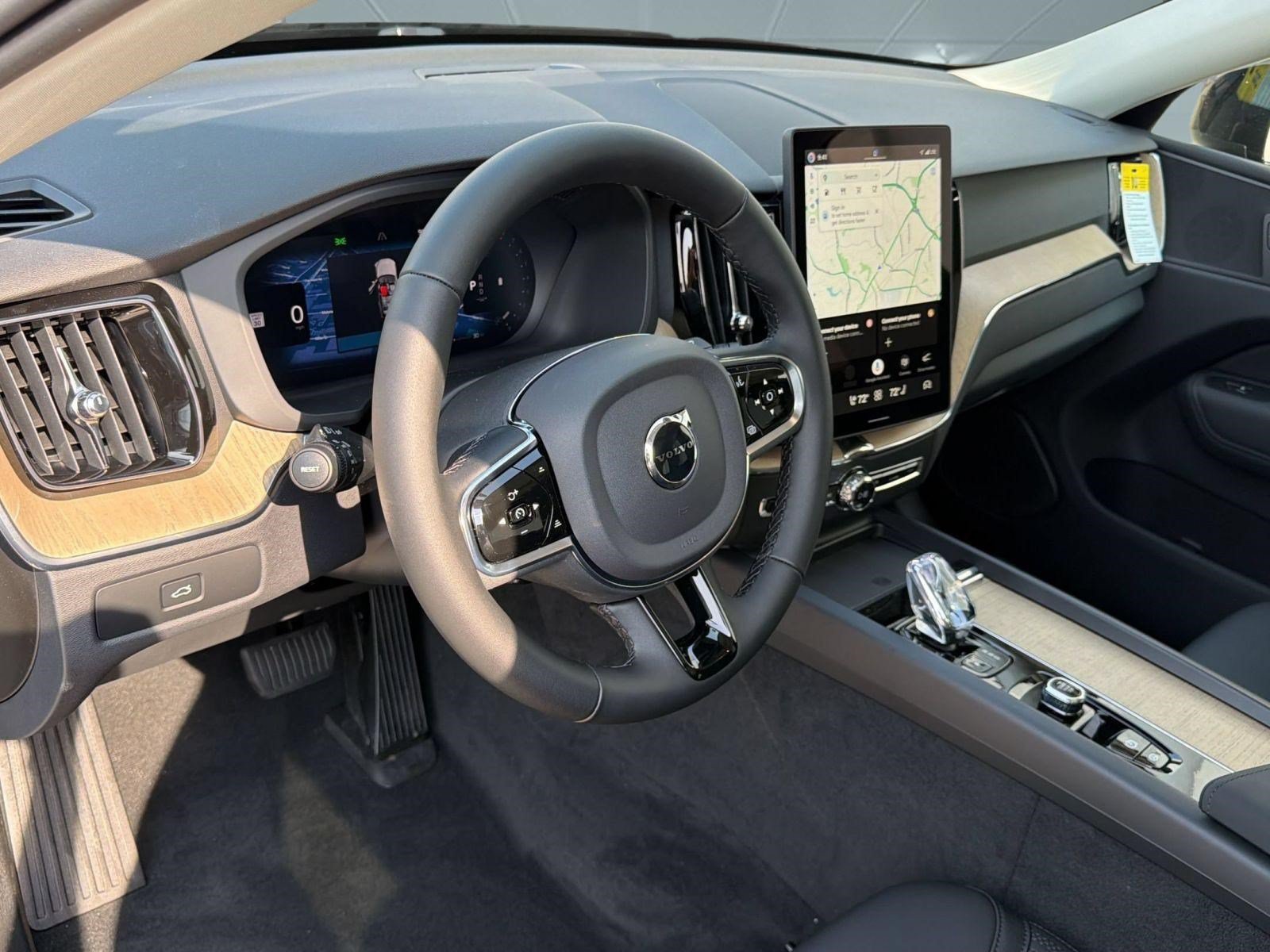 New 2026 Volvo XC60 B5 Plus w/ Climate Package AWD/4WD image 4